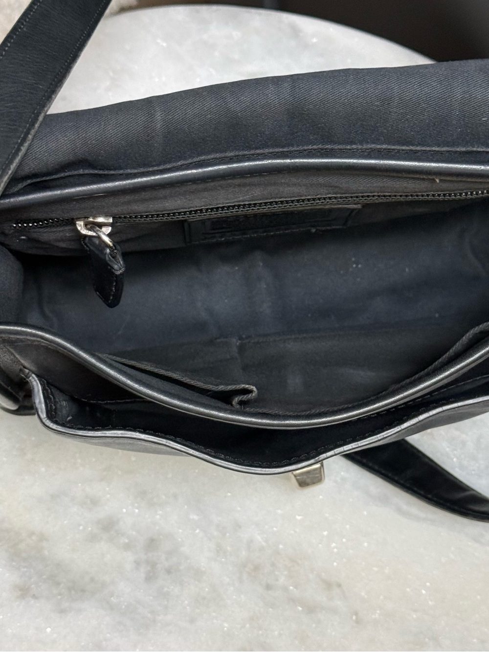 Coach Rambler Legacy 2012
Archive Collection-black leather - Picture 12 of 13